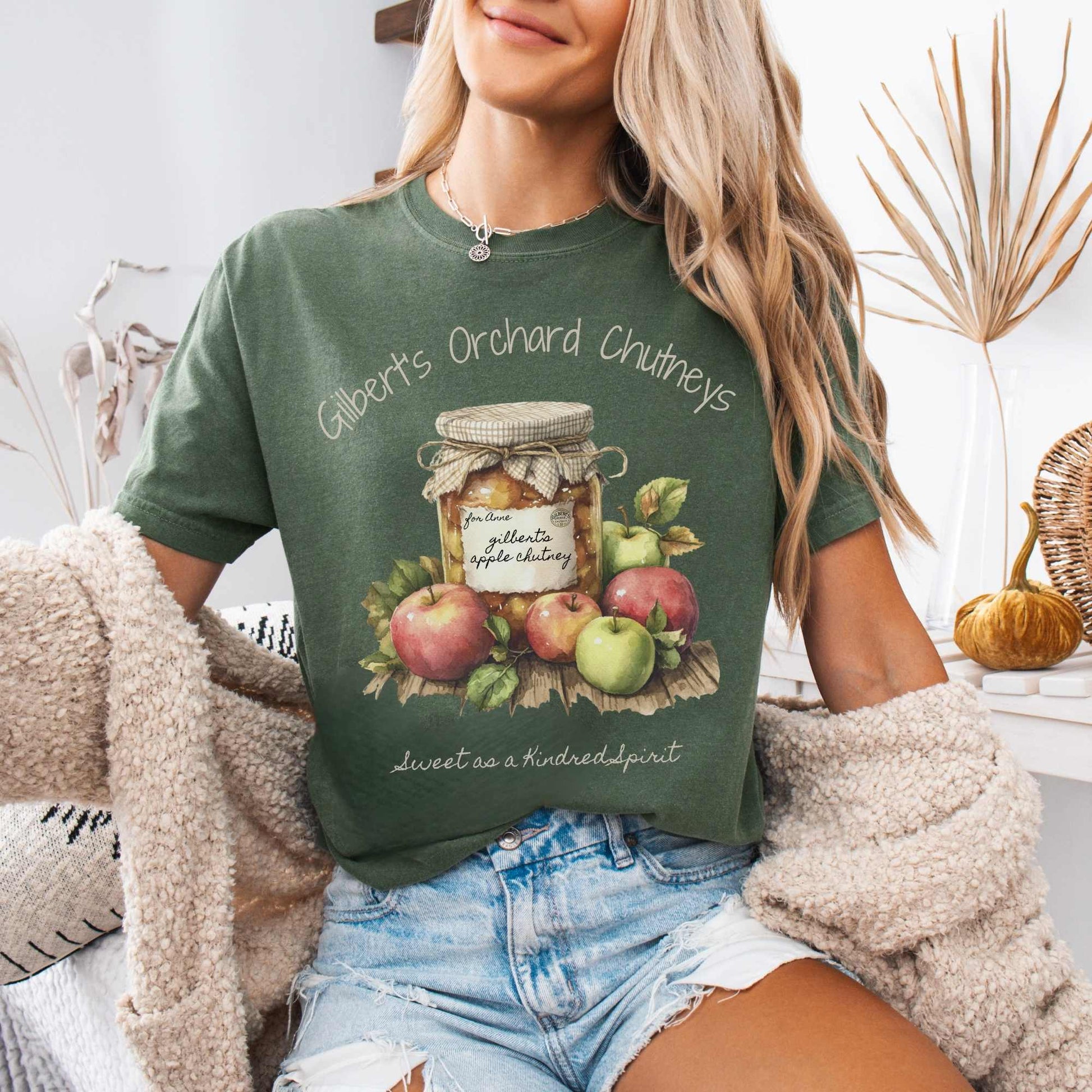 T-Shirt Gilbert's Orchard Chutneys Tee The Mystic Eden