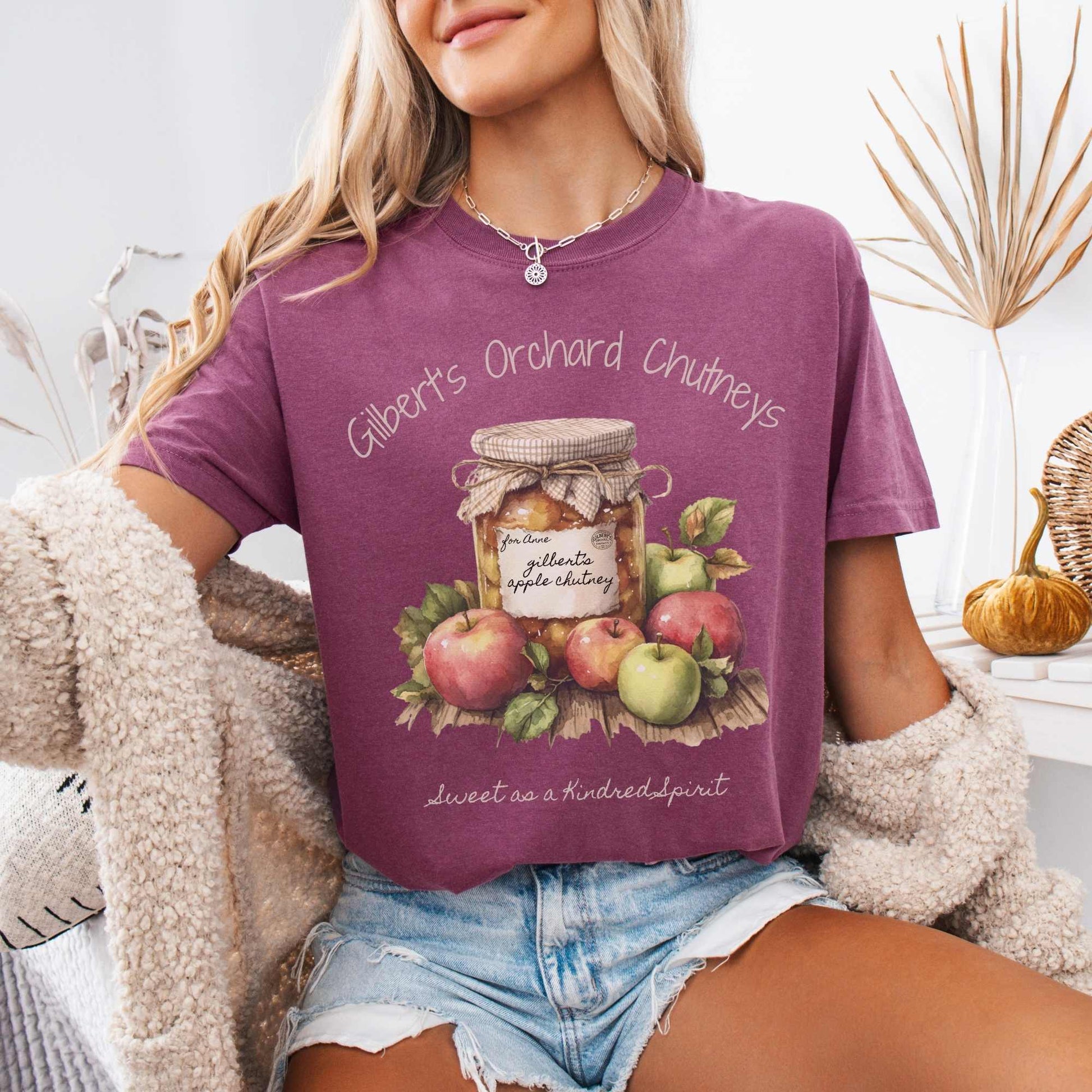 T-Shirt Gilbert's Orchard Chutneys Tee The Mystic Eden