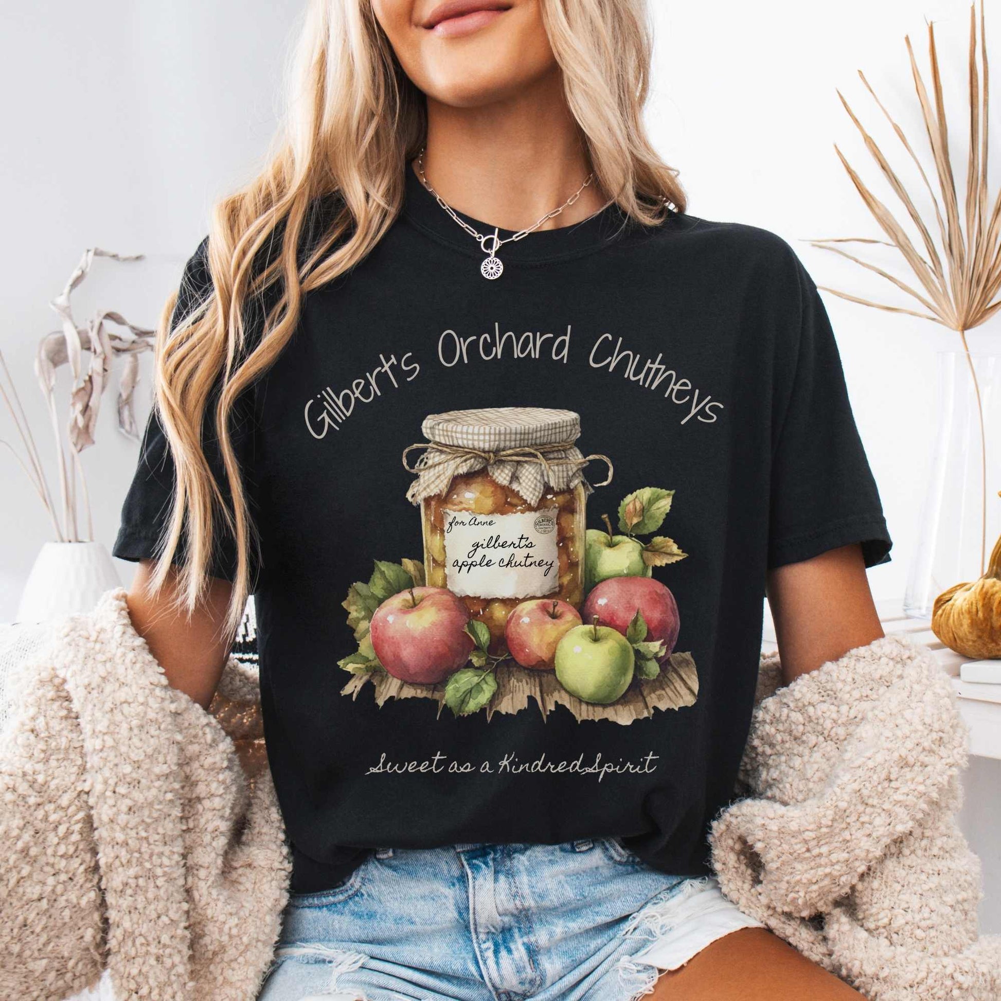 T-Shirt Gilbert's Orchard Chutneys Tee The Mystic Eden