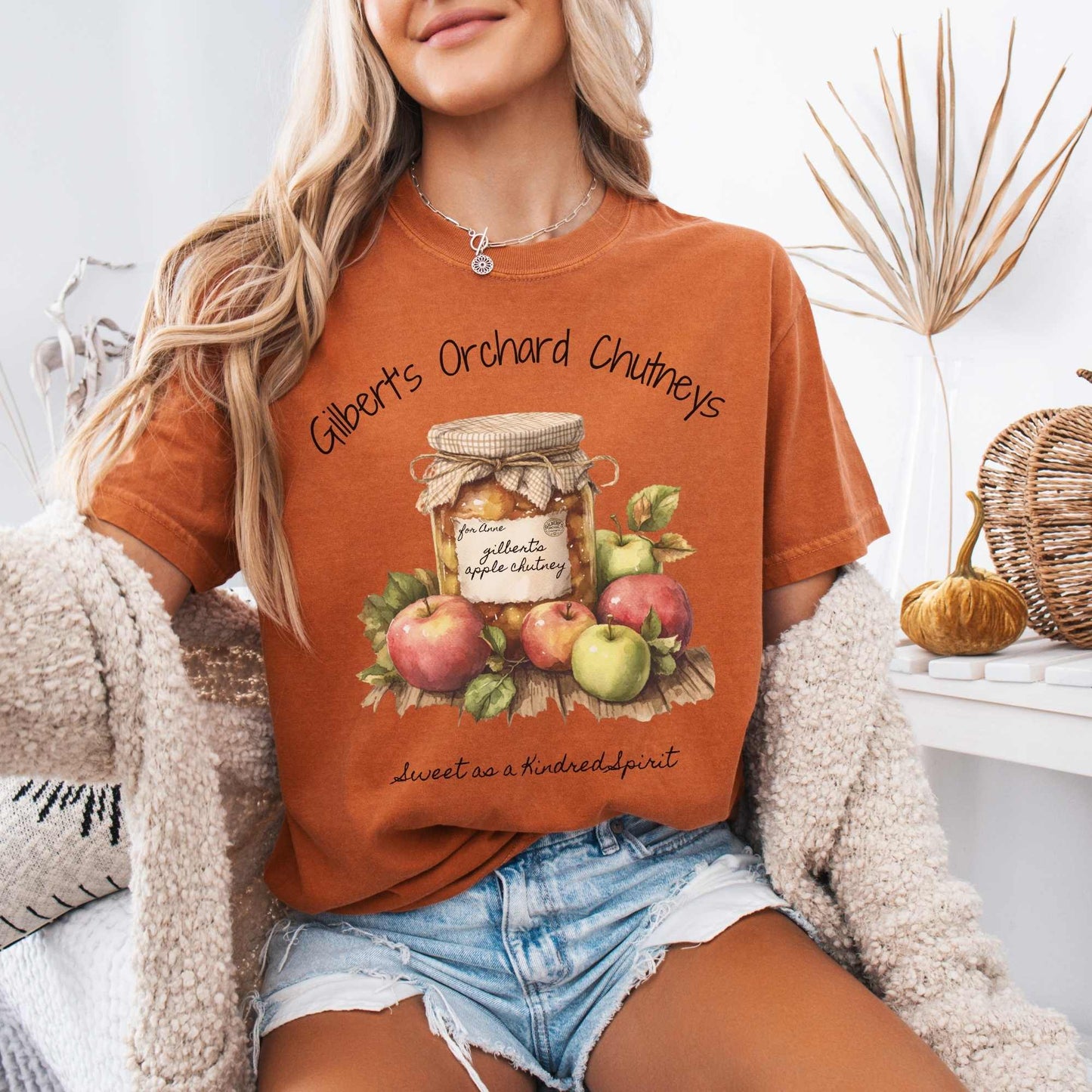 T-Shirt Gilbert's Orchard Chutneys Tee The Mystic Eden