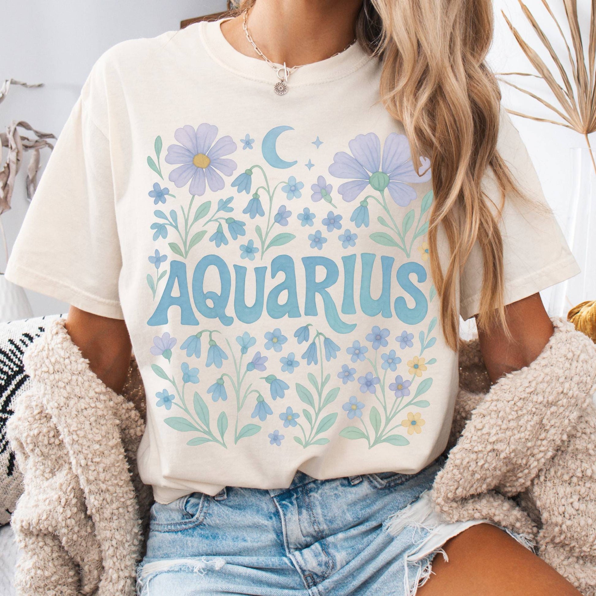 T-Shirt Ivory / S Aquarius Vintage T-Shirt – Retro Floral Zodiac Tee The Mystic Eden
