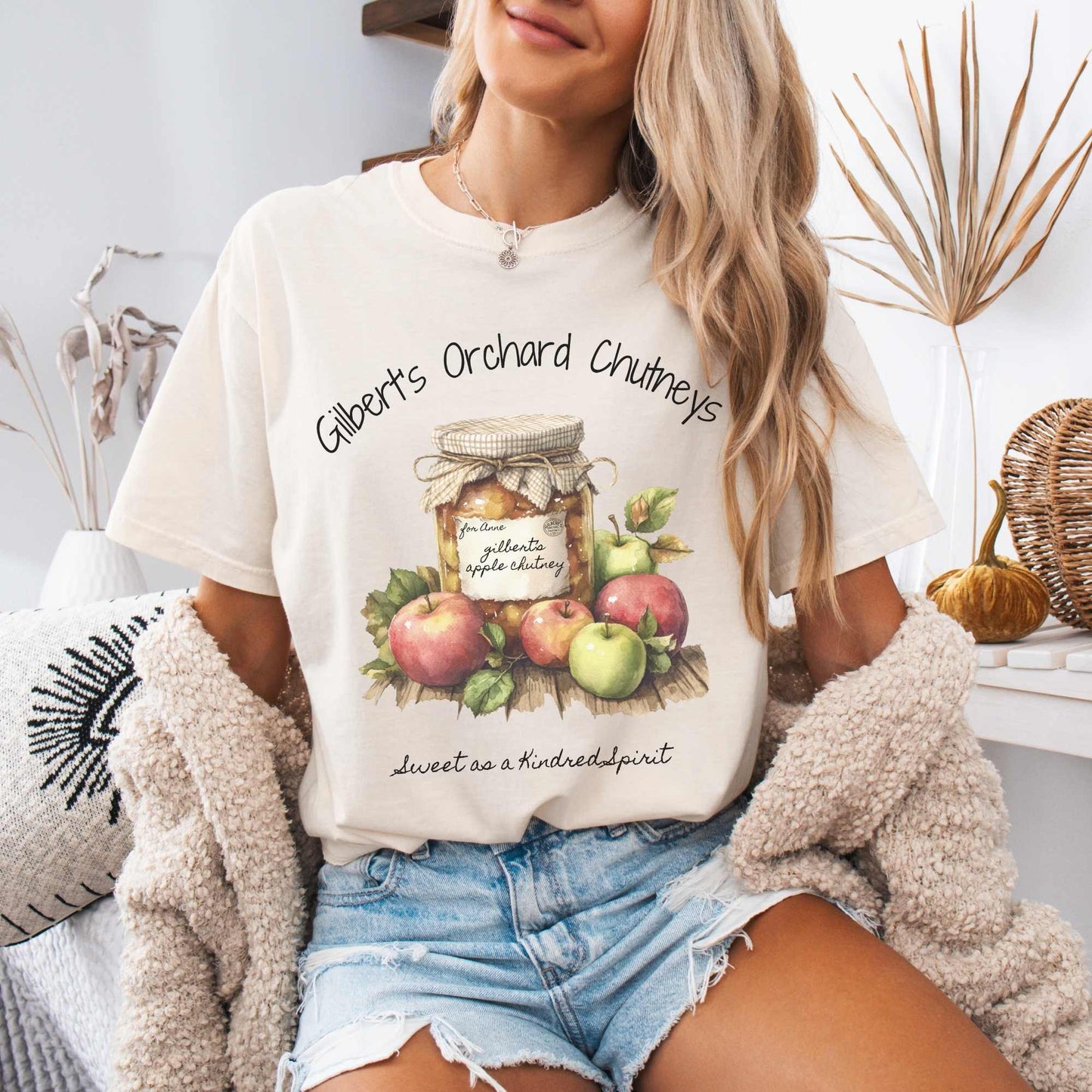 T-Shirt Ivory / S Gilbert's Orchard Chutneys Tee The Mystic Eden