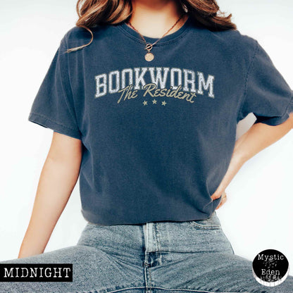 T-Shirt Midnight / S Vintage The Resident Bookworm T-Shirt The Mystic Eden