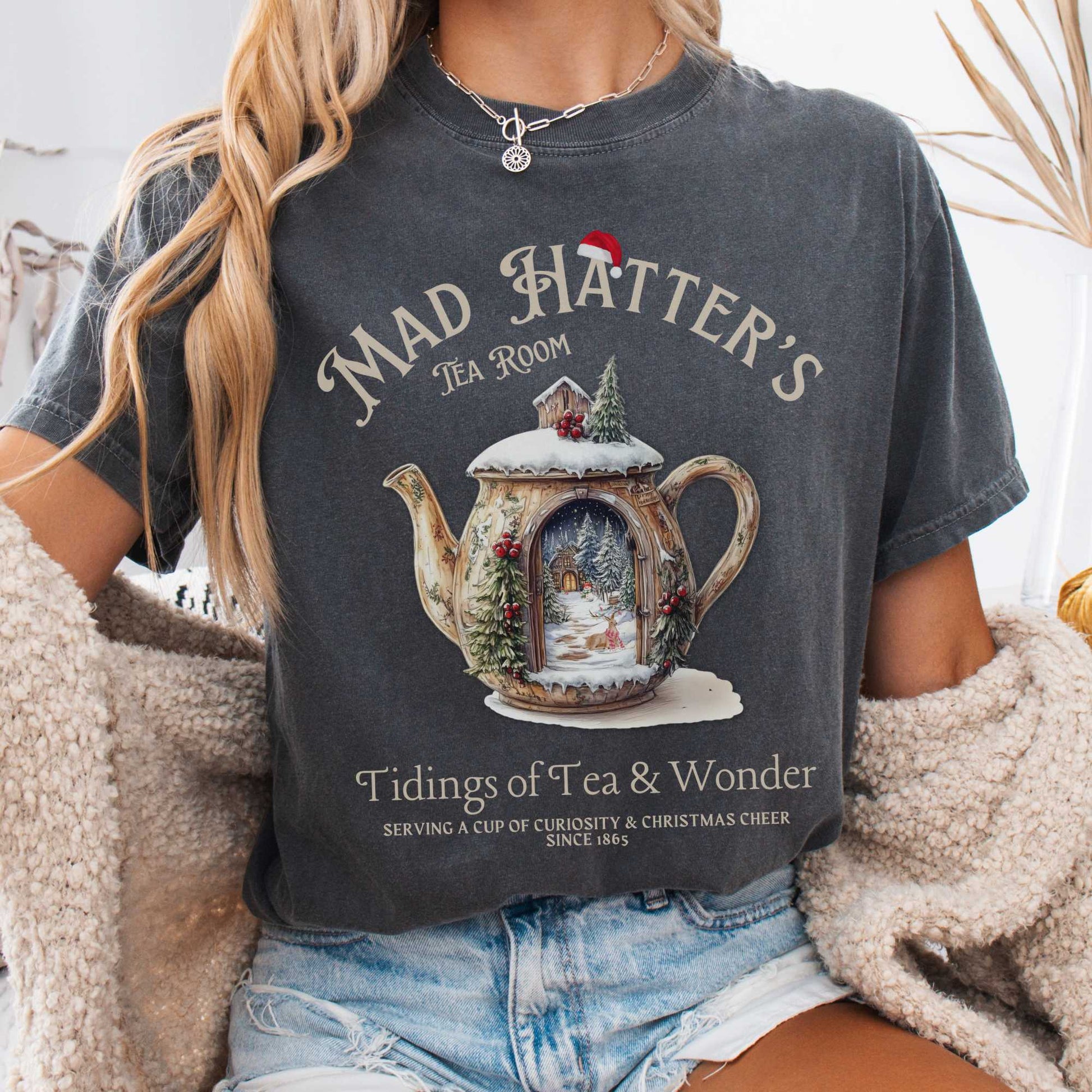 T-Shirt Pepper / S Christmas Vintage Mad Hatter's Tea Room Shirt - Christmas Edition Tee The Mystic Eden