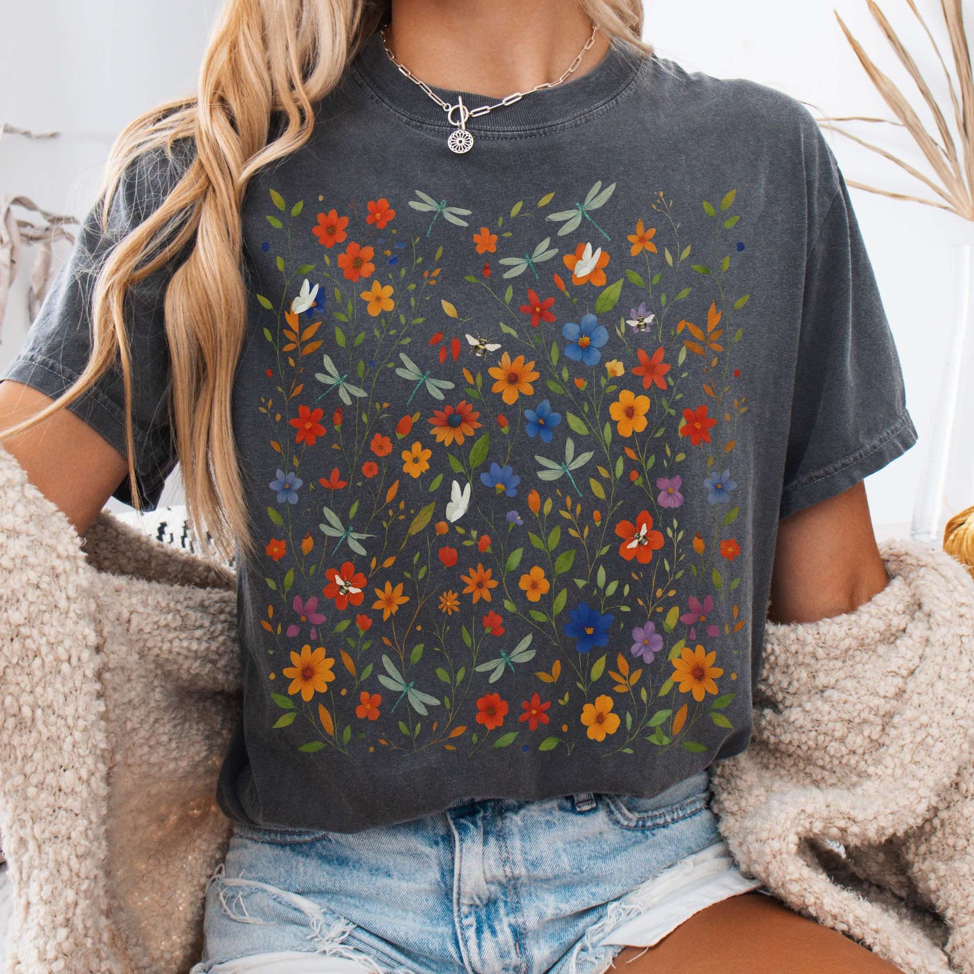 T-Shirt Pepper / S Dragonfly Meadow T-Shirt – Whimsical Floral Tee The Mystic Eden