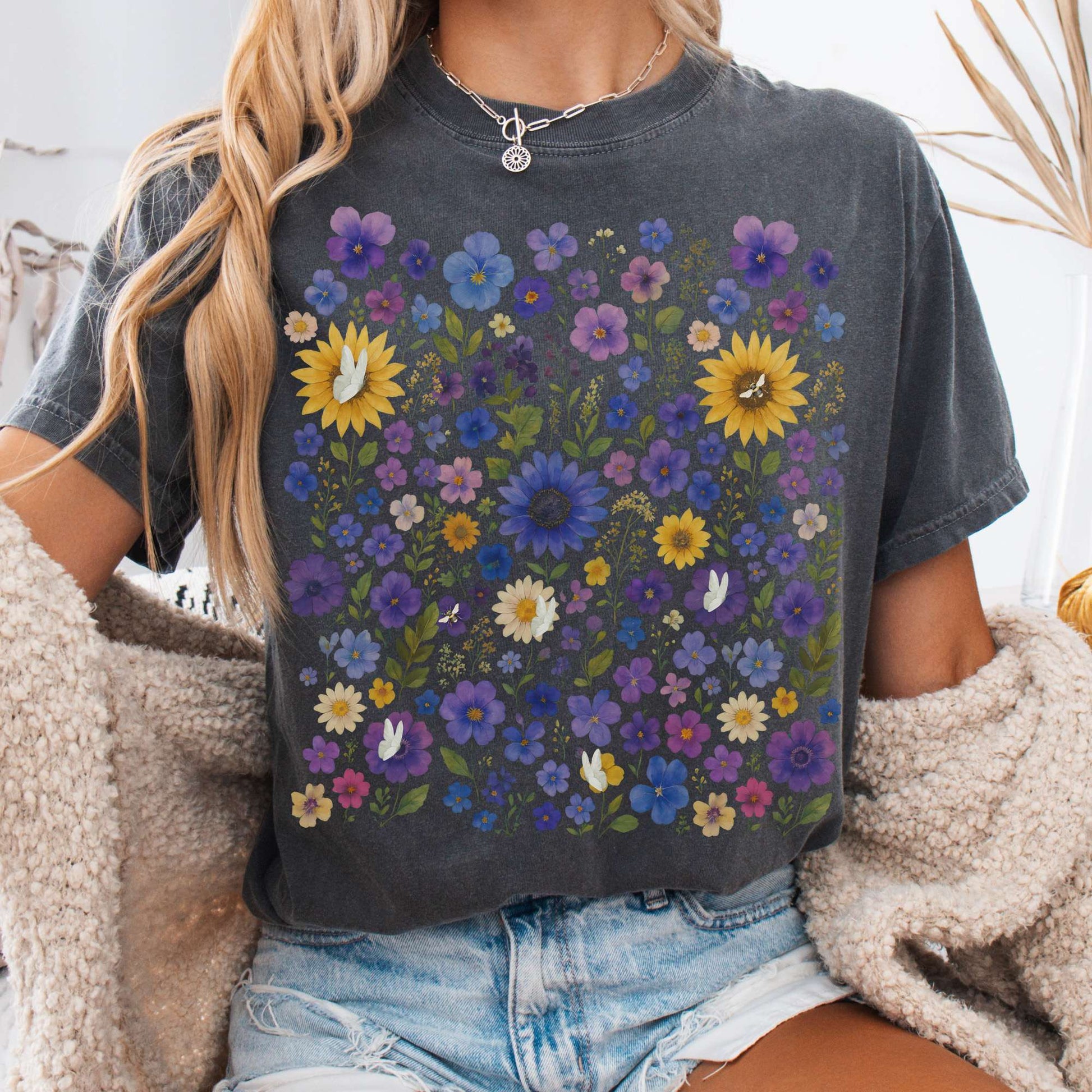 T-Shirt Pepper / S Sunflower Garden T-Shirt – Vibrant Bloom Tee The Mystic Eden