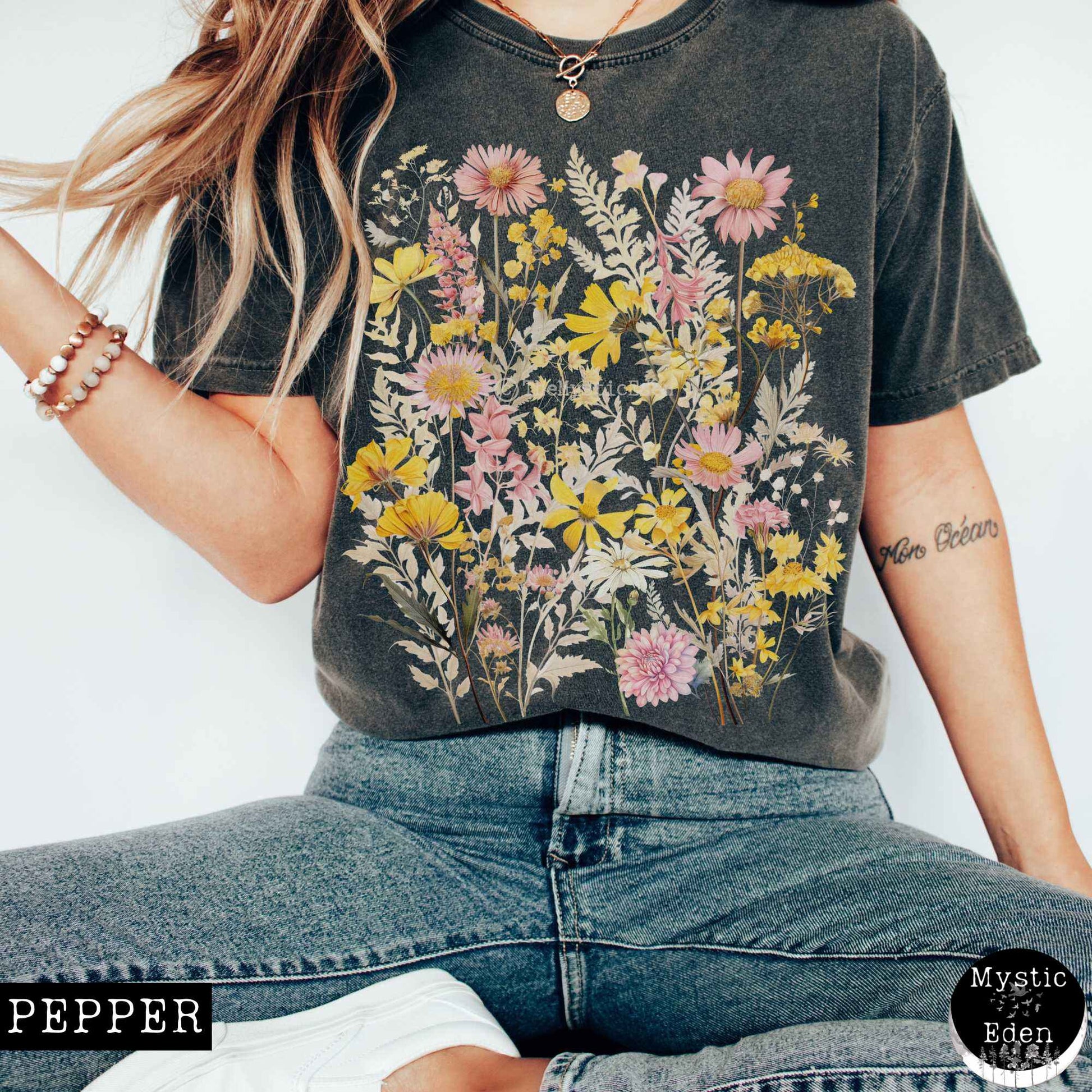 T-Shirt Pepper / S Vintage spring floral wildflowers shirt The Mystic Eden