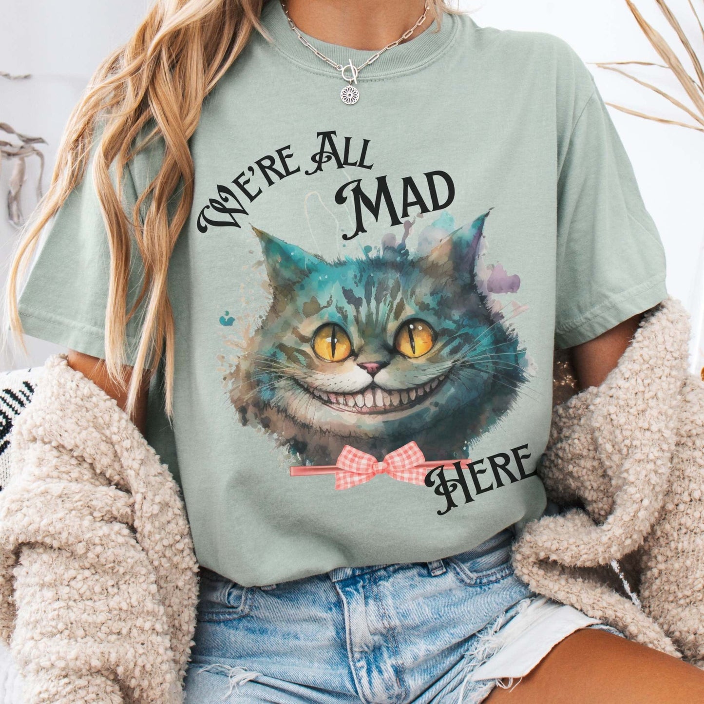 T-Shirt Vintage Cheshire Cat Alice in Wonderland T-Shirt The Mystic Eden