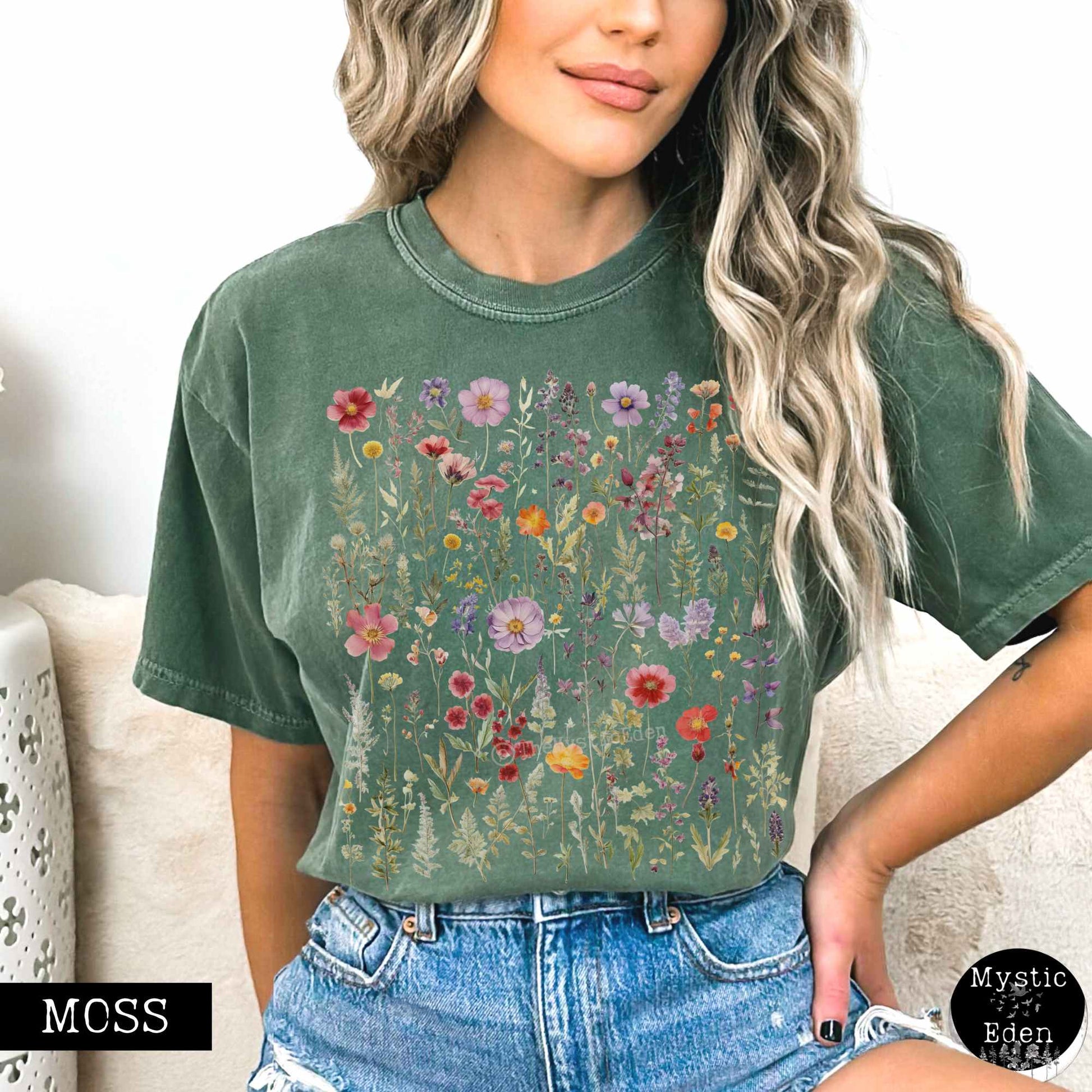 T-Shirt Vintage Cottagecore Pressed Flowers T-shirt The Mystic Eden