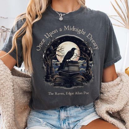 T-Shirt Vintage Edgar Allan Poe Shirt - Once upon a midnight dreary The Mystic Eden