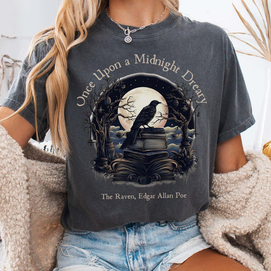 T-Shirt Vintage Edgar Allan Poe Shirt - Once upon a midnight dreary The Mystic Eden