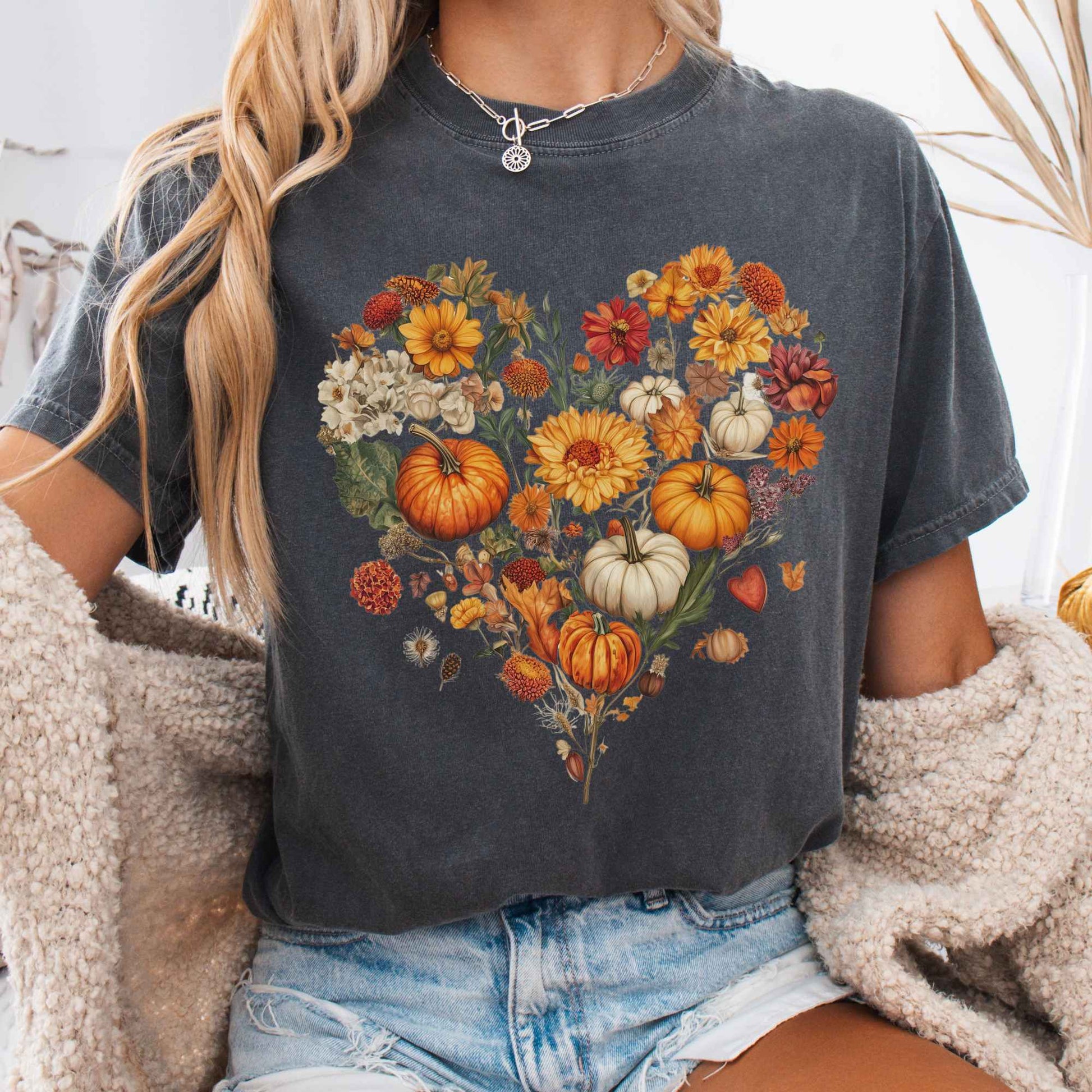 T-Shirt Vintage fall floral pumpkin heart tee The Mystic Eden