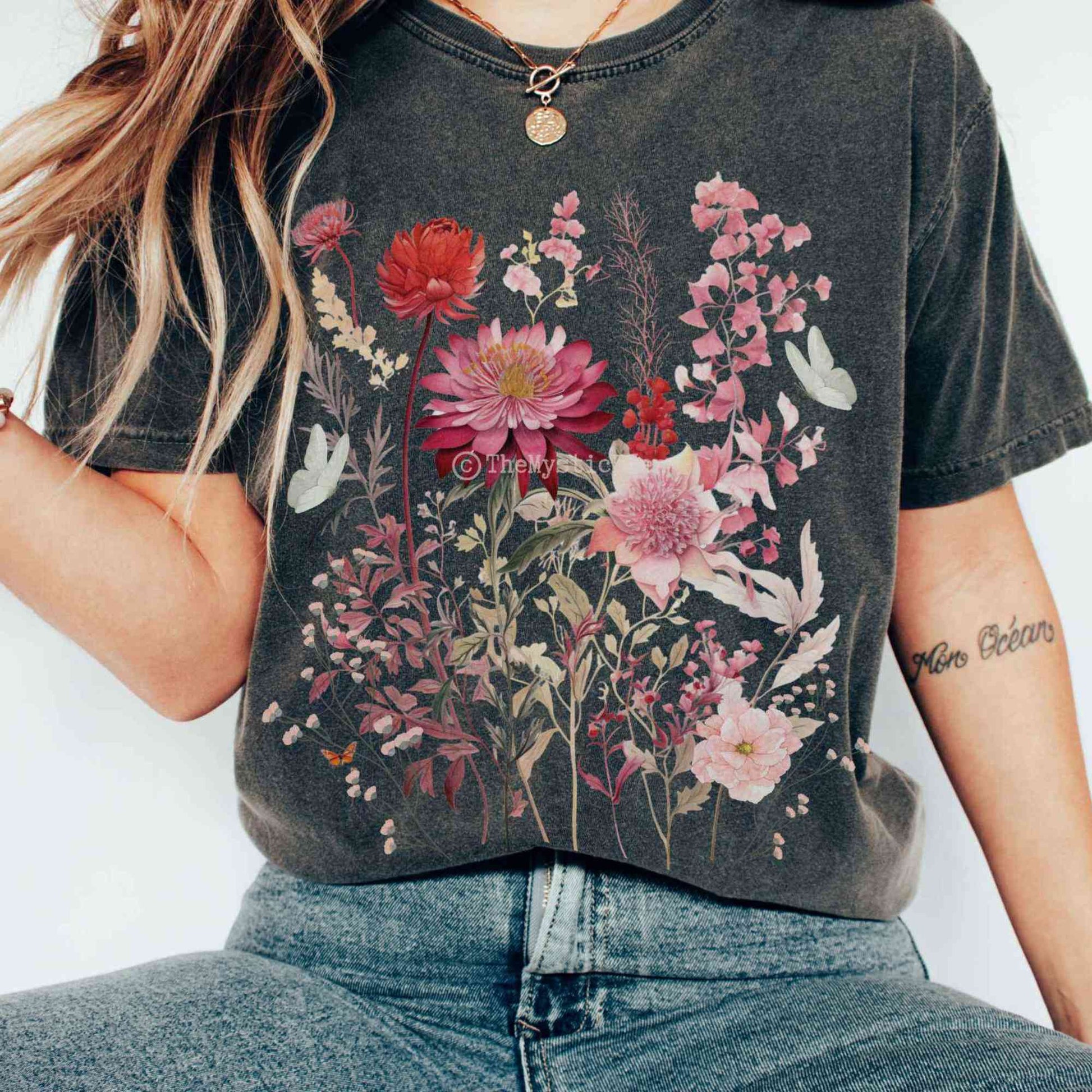 T-Shirt Vintage pink floral wildflower and butterfly shirt The Mystic Eden