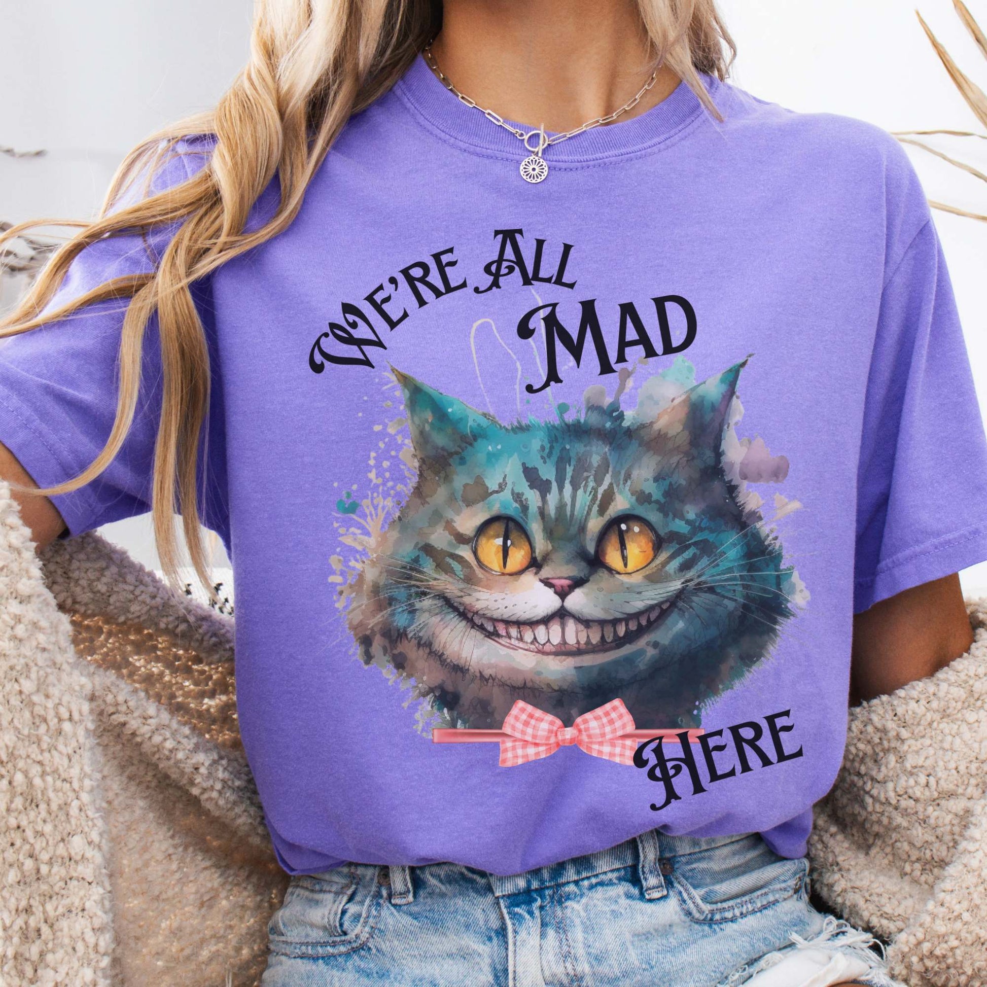T-Shirt Violet / S Vintage Cheshire Cat Alice in Wonderland T-Shirt The Mystic Eden