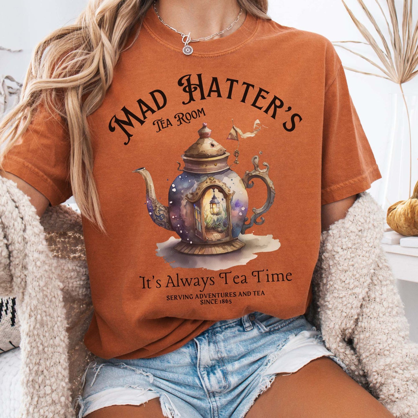 T-Shirt Yam / S It's Alway's Tea Time - Mad Hatters Tea Room Shirt The Mystic Eden