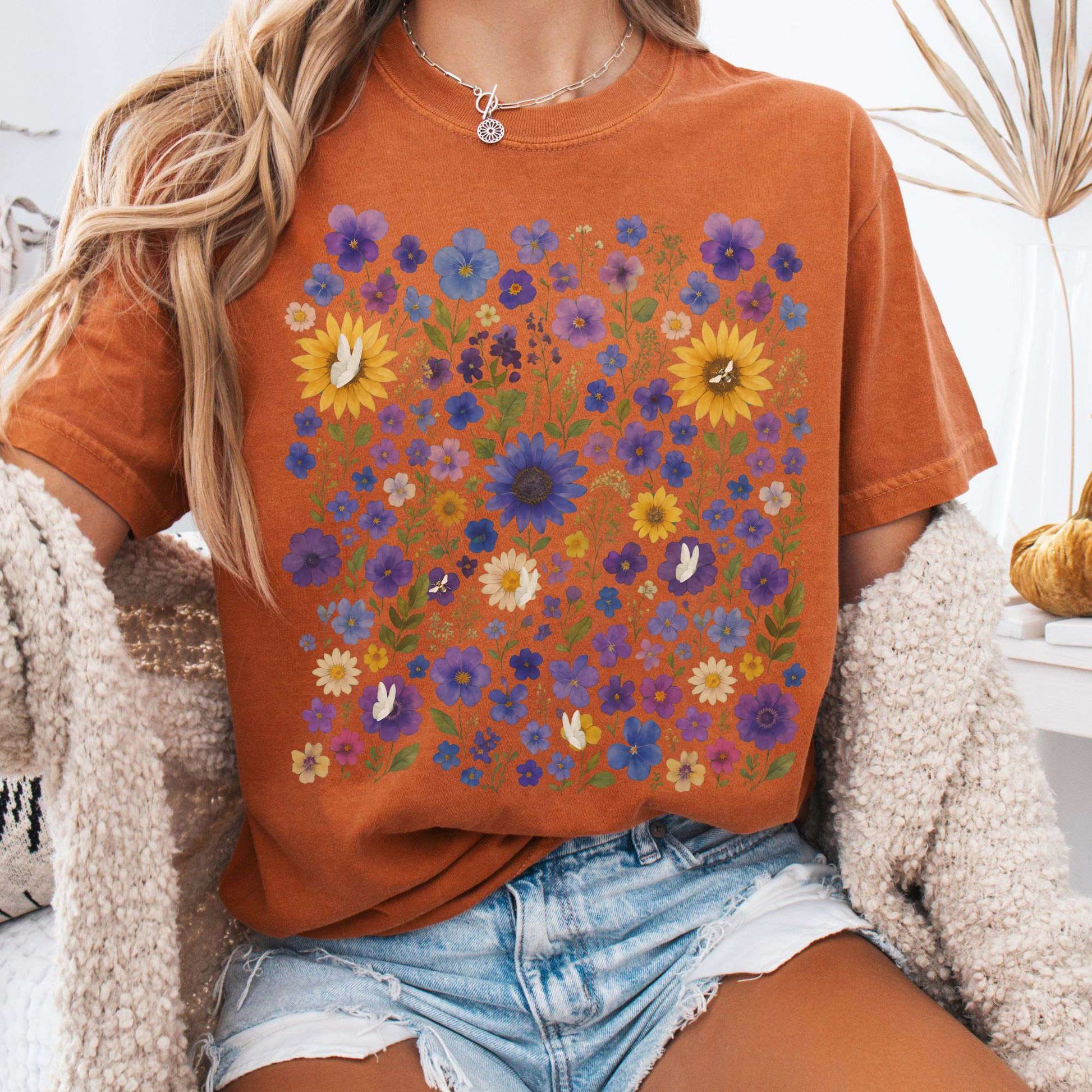 T-Shirt Yam / S Sunflower Garden T-Shirt – Vibrant Bloom Tee The Mystic Eden