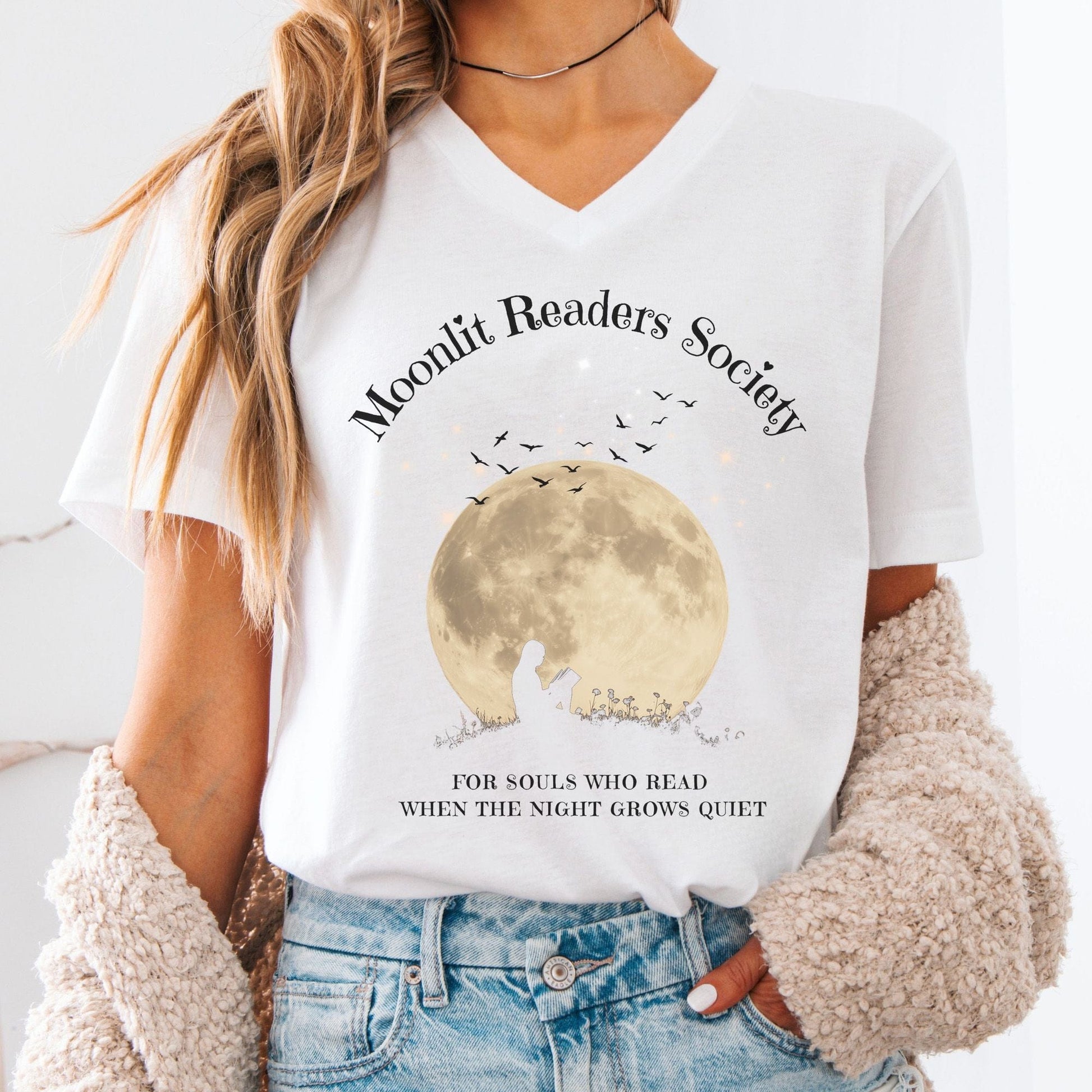 V-neck White / S Moonlit Readers Society V-neck The Mystic Eden